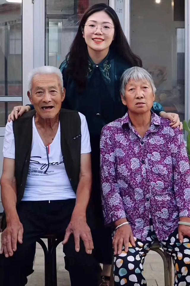 1次指路7年双向奔赴 陌生人间的温暖故事